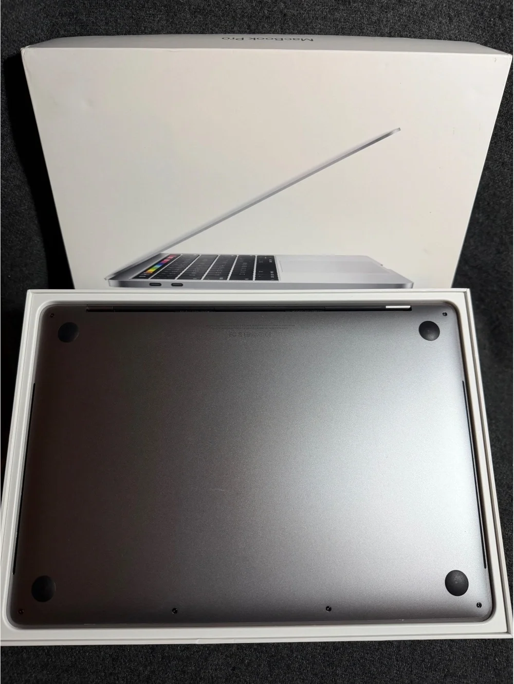 99.99% Macbook Pro 15”MacOS 2022, Ram 16gb, SSD 512gb, Apple I7-Core